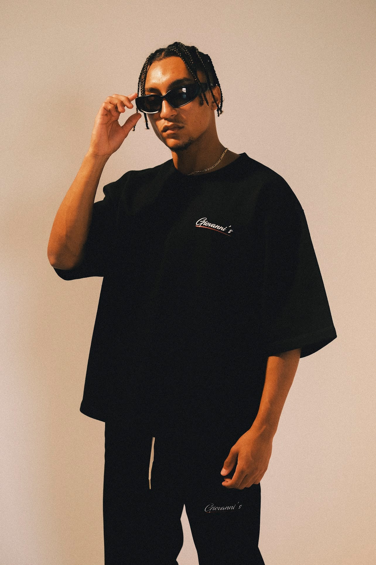 GIOVANNI'S HEAVYWEIGHT- BLACK SHIRT